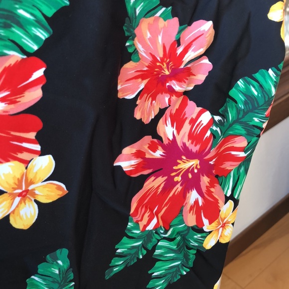 Maternity swimsuit top - Picture 5 of 6